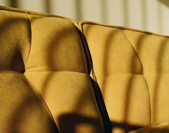 Солнечный интерьер: подборка диванов для ярких эмоций